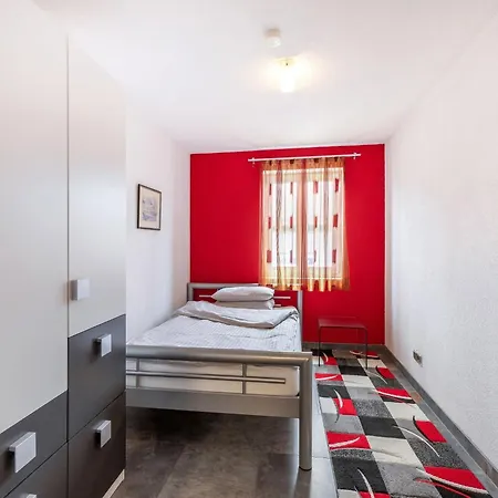 Bold & Chic Stay, Apartament Altshausen